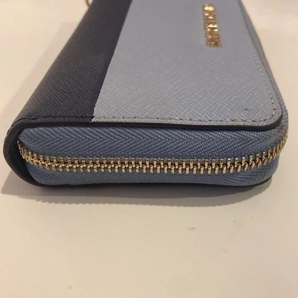 Michael Kors Two Tone Zip Around Wallet/Phone Case *MISSING WRISTLET STRAP* - Picture 5 of 9